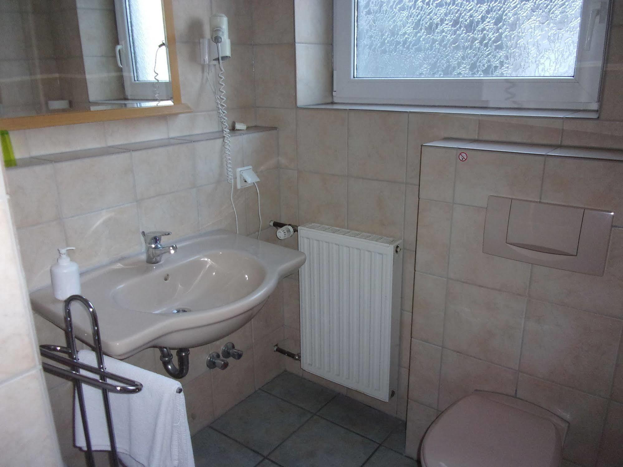Hotel Faehrhaus ซาร์บรึคเคน ภายนอก รูปภาพ