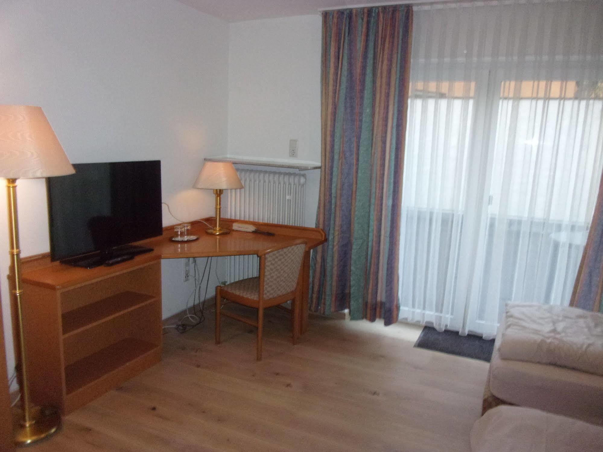Hotel Faehrhaus ซาร์บรึคเคน ภายนอก รูปภาพ