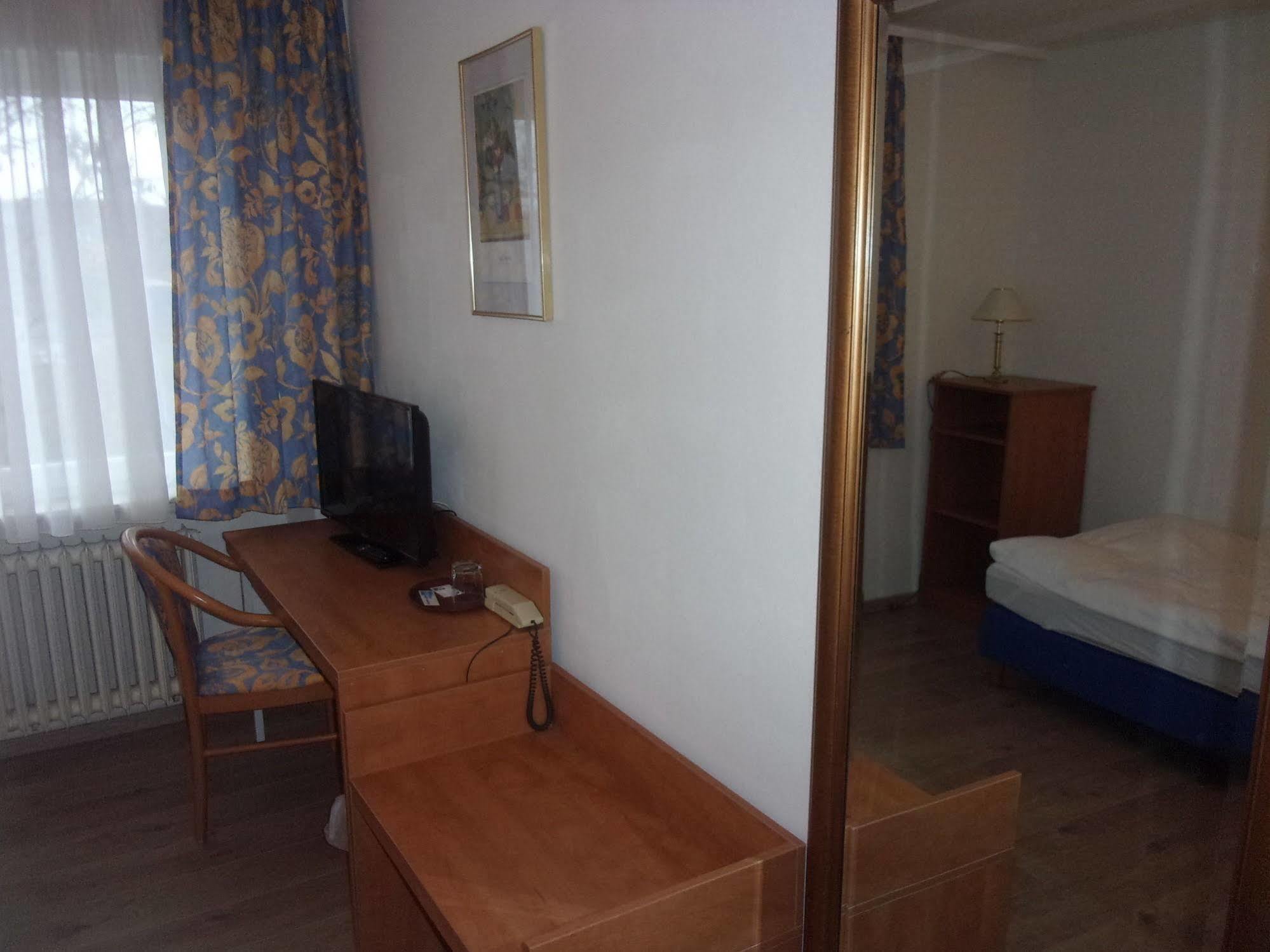 Hotel Faehrhaus ซาร์บรึคเคน ภายนอก รูปภาพ
